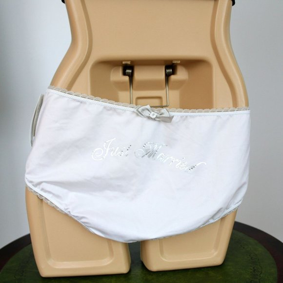 NWT La Senza Just Married Frilly White Panties Lingerie Hipster Panty Large P31 - Picture 5 of 9